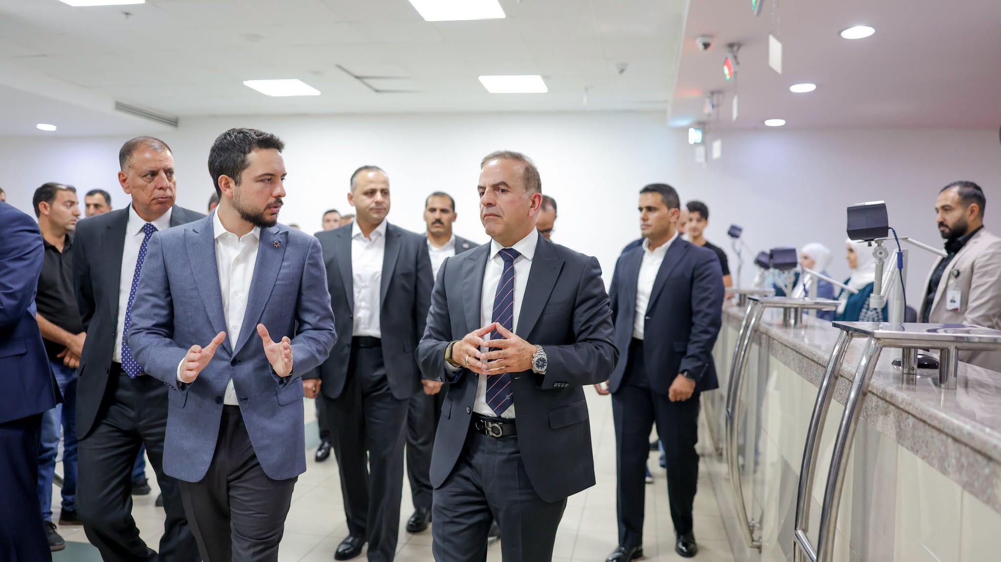 ولي العهد يؤكد أهمية تكثيف التوعية بخدمات تطبيق سند