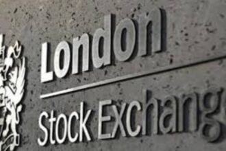 بورصة لندن ترتفع وسط تراجع أسهم أوروبا بفعل مخاوف قطاع التكنولوجيا