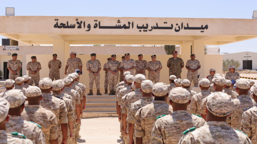 صورة حول : مساعد رئيس هيئة الأركان يتفقد مركز تدريب خدمة العلم في شويعر مساعد رئيس هيئة الأركان يتفقد مركز تدريب خدمة العلم في شويعر
