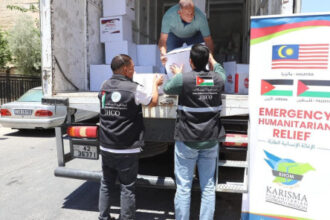توزيع 10 آلاف طرد غذائي وصحي على لاجئي فلسطين في مخيمات المملكة