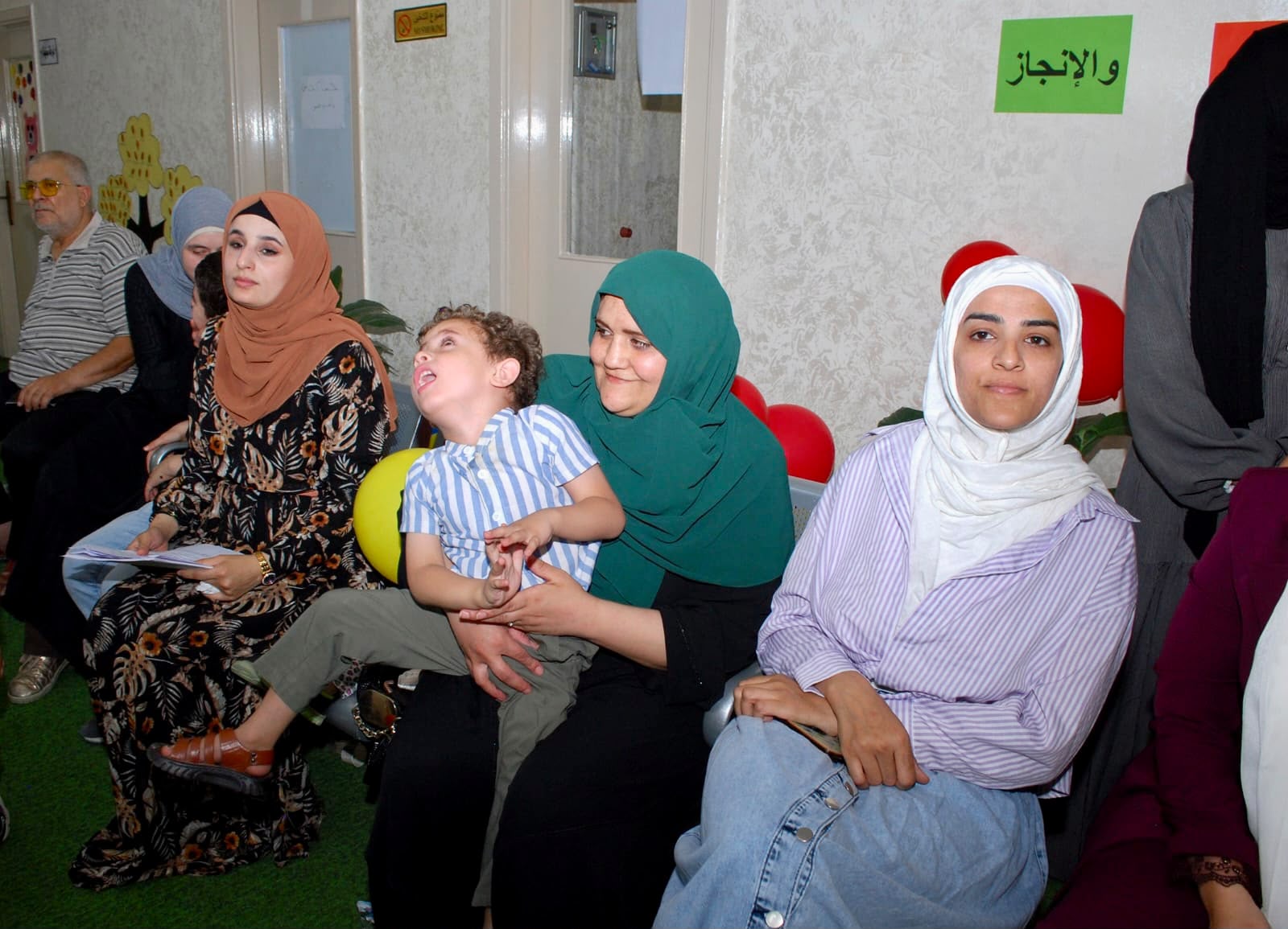 الدكتورة سارة طالب السهيل ترعى مبادرة فرحة بمرور سنة على تأسيس المركز الوطني للتوحد في محافظة الزرقاء.