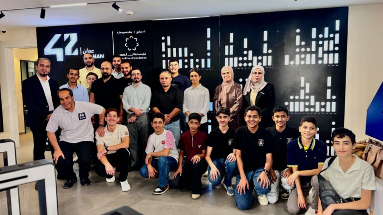الفائزون في برنامج مقدام يزورون مؤسسات رائدة في العمل الوطني