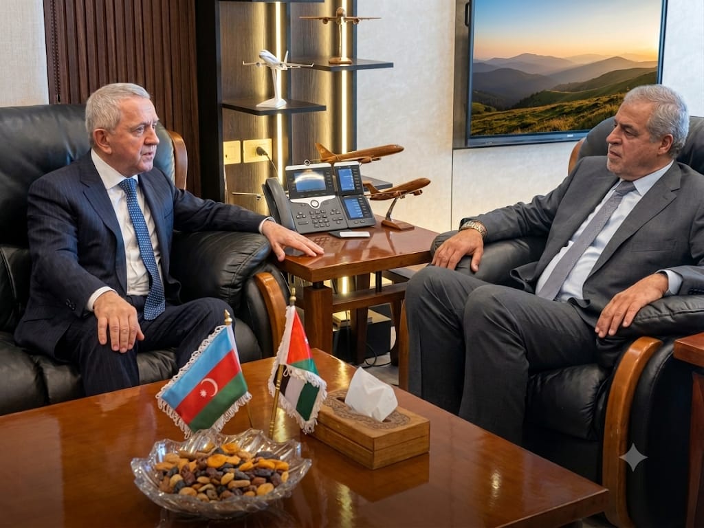 رئيس مجلس مفوضي هيئة تنظيم الطيران المدني يبحث سبل التعاون وتذليل التحديات التشغيلية مع السفير الأذربيجاني