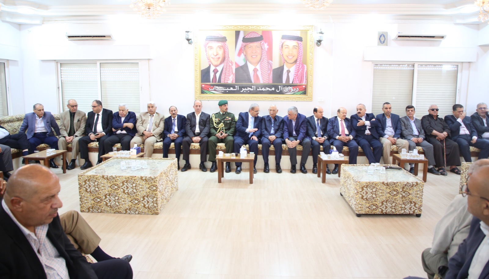 مندوبا عن الملك وولي العهد.. العيسوي يعزي عبيدات والذيب ومشعل والبدري
