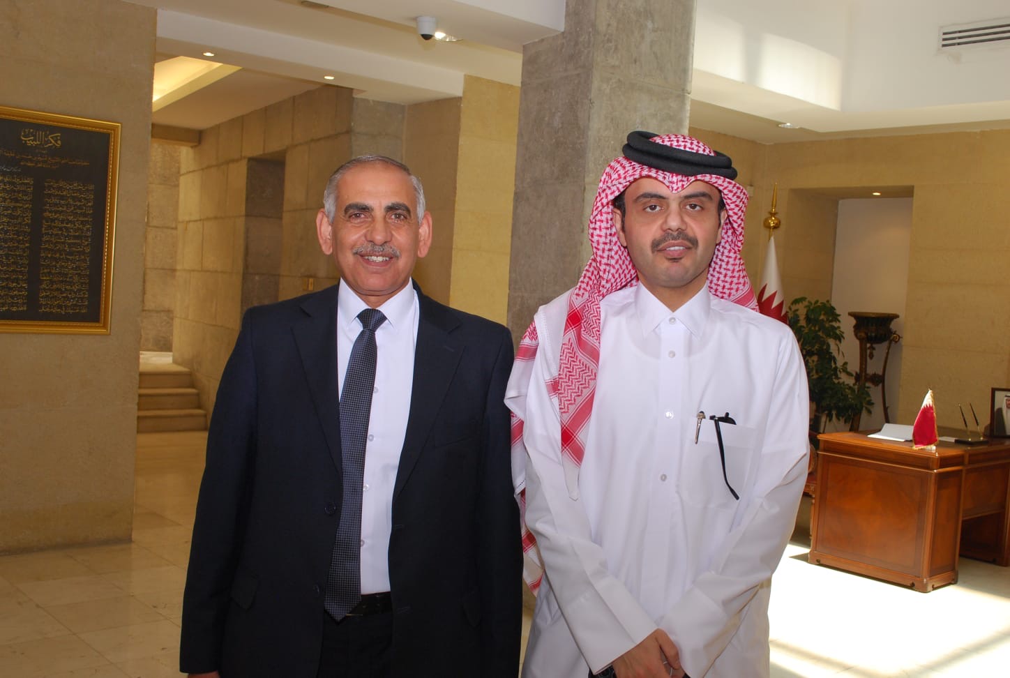 سفارة قطر في الأردن تستقبل المعزين بوفاة الأمير الوالد الشيخ حمد بن خليفة آل ثاني