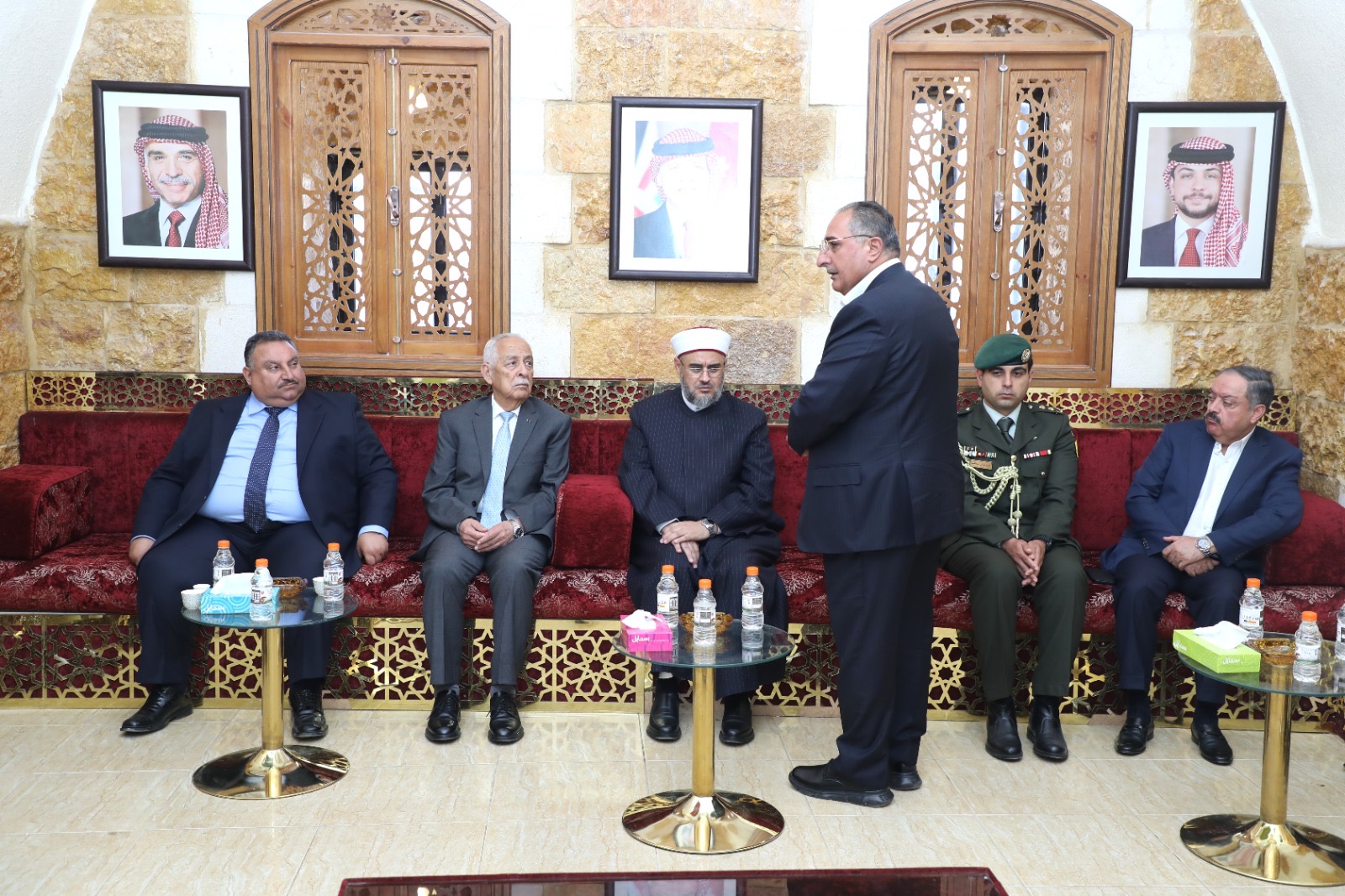 مندوبا عن الملك وولي العهد.. العيسوي يعزي الخصاونة وأبو رمان والعواملة