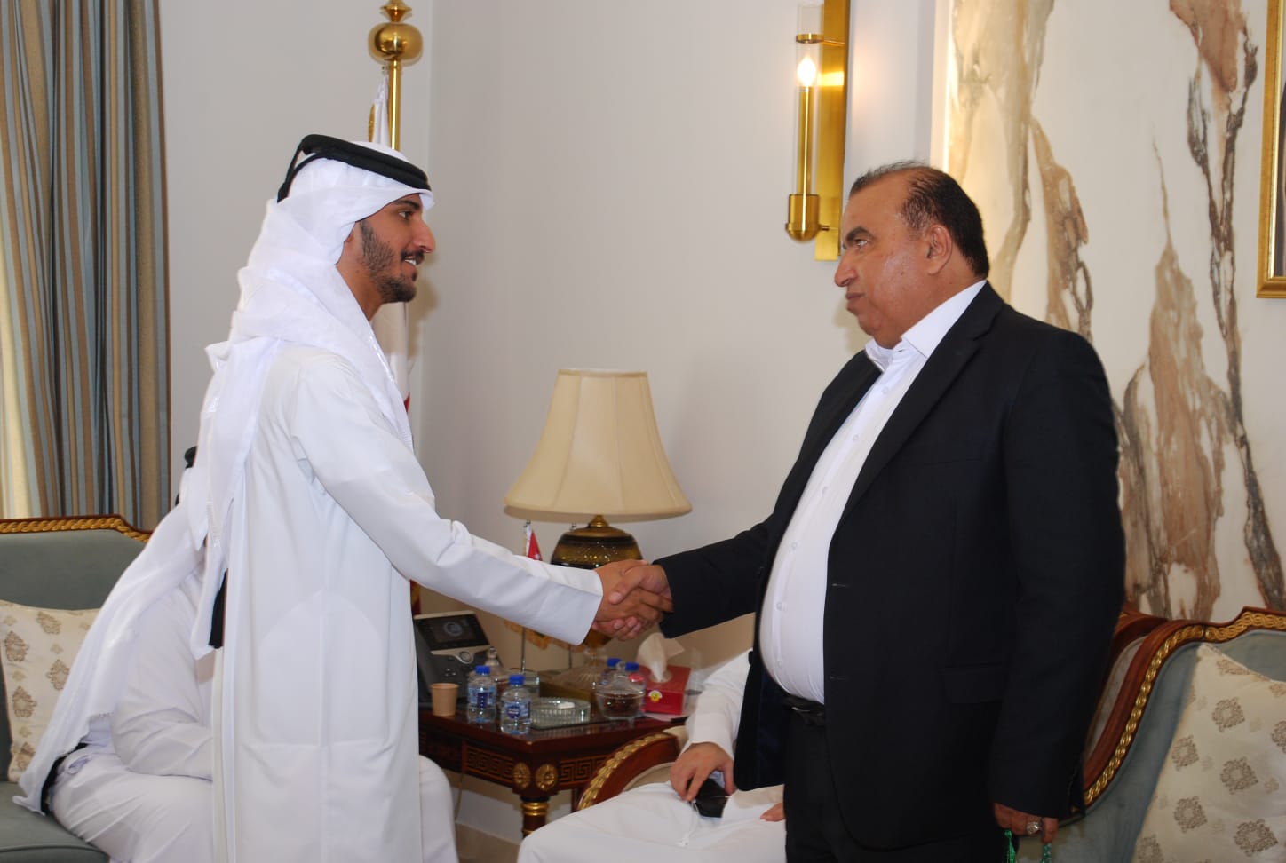 سفارة قطر في الأردن تستقبل المعزين بوفاة الأمير الوالد الشيخ حمد بن خليفة آل ثاني