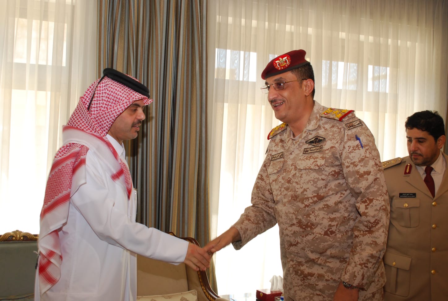سفارة قطر في الأردن تستقبل المعزين بوفاة الأمير الوالد الشيخ حمد بن خليفة آل ثاني
