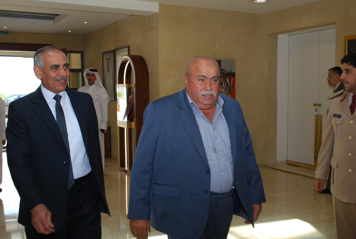 سفارة قطر في الأردن تستقبل المعزين بوفاة الأمير الوالد الشيخ حمد بن خليفة آل ثاني