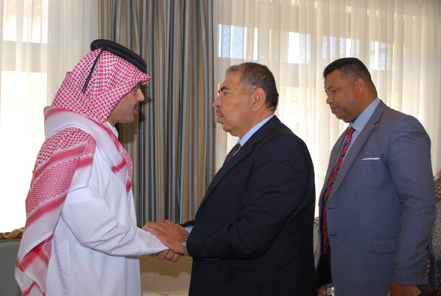 سفارة قطر في الأردن تستقبل المعزين بوفاة الأمير الوالد الشيخ حمد بن خليفة آل ثاني
