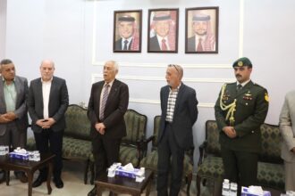 مندوبا عن الملك وولي العهد.. العيسوي يعزي الرواحنة والنمر