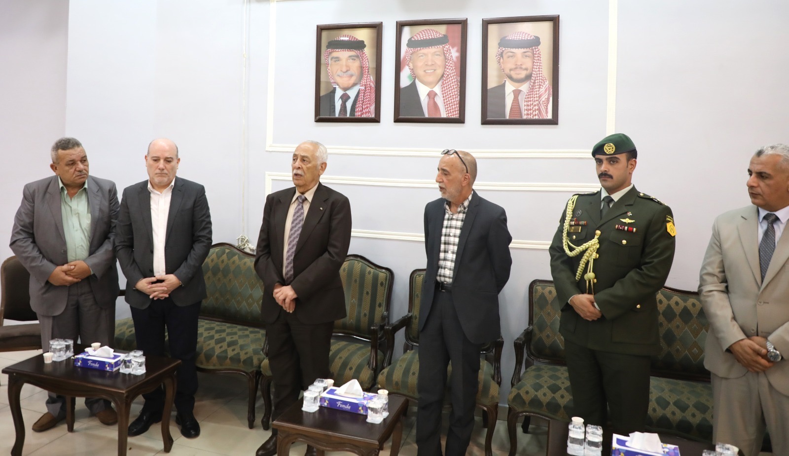 مندوبا عن الملك وولي العهد.. العيسوي يعزي الرواحنة والنمر