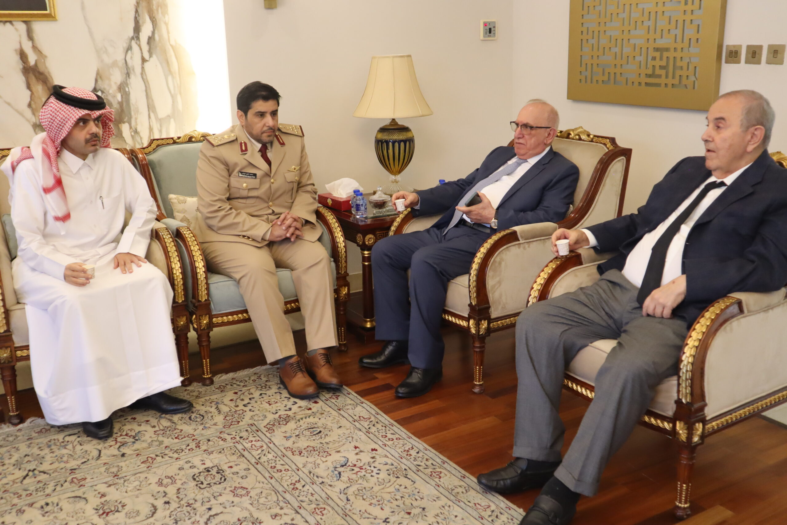 سفارة قطر في الأردن تستقبل المعزين بوفاة الأمير الوالد الشيخ حمد بن خليفة آل ثاني