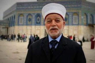 الاحتلال الإسرائيلي يعتقل خطيب المسجد الأقصى الشيخ محمد حسين بعد صلاة الجمعة