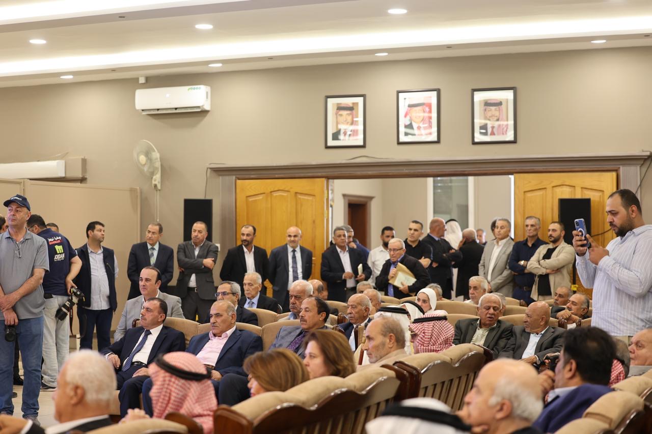 بالصور.. حفل اشهار كتاب «ما هذه الفوضى الموجودة على مكتبك؟» للكاتب ماجد جورج أبو عطا