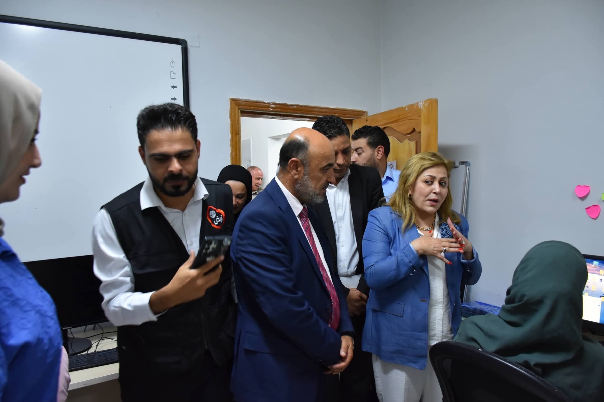بالصور.. النائب نفاع تفتتح دورات تدريبية في وادي الريان