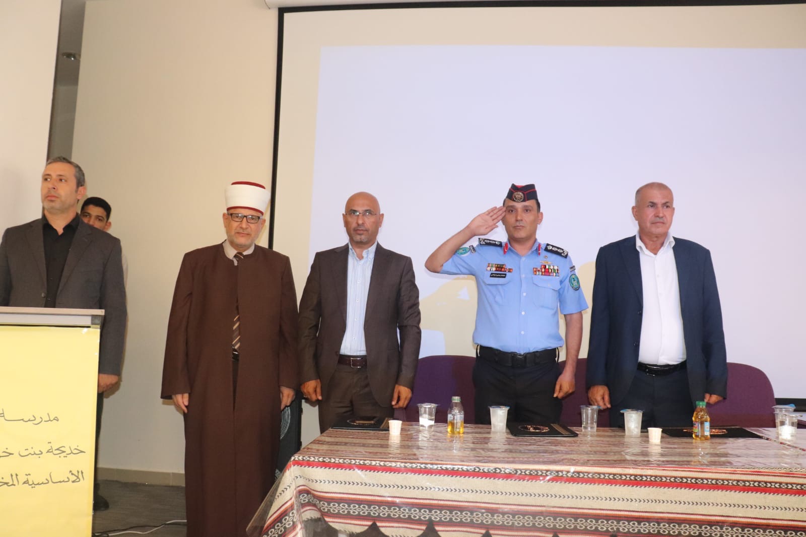 ندوة في الشونة الجنوبية للتوعية بمخاطر إطلاق العيارات النارية احتفالاً بنتائج التوجيهي