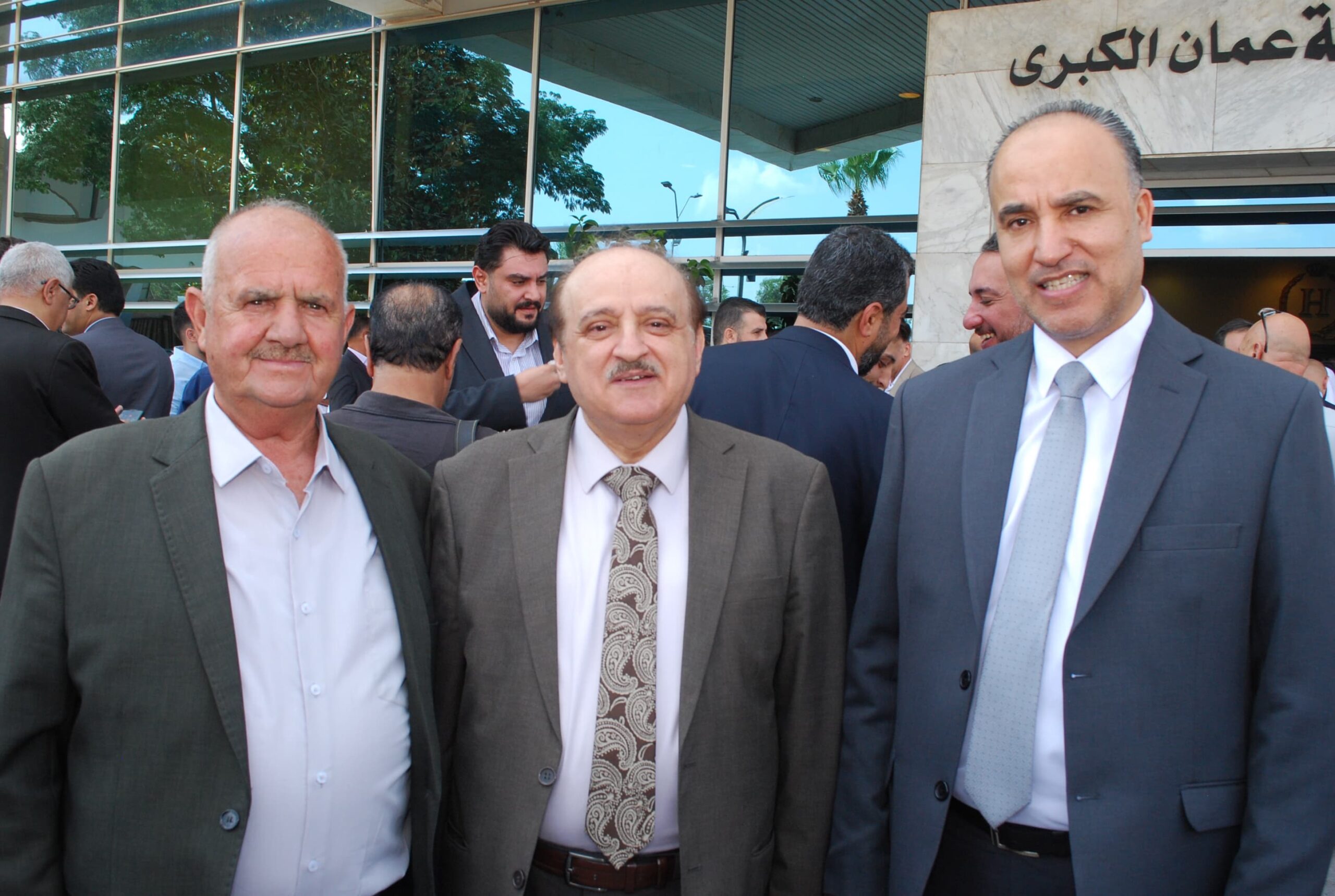 يقيم الحاج ابو رخية حفل غداء بمناسبة فرح نجله محمد نبيل ابو رخية