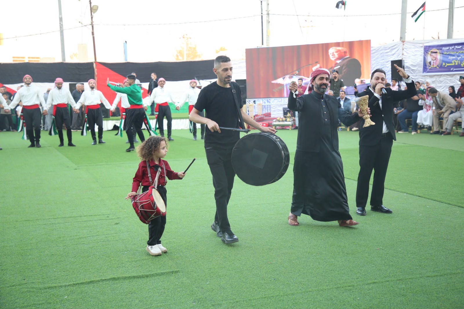 رئيس الديوان الملكي يرعى احتفال أهالي الرمثا بالأعياد والمناسبات الوطنية