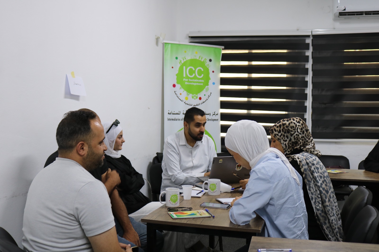 صورة حول : اختتام برنامج تدريبي لتعزيز مشاركة الشباب في الحياة السياسية والعمل الحزبي اختتام برنامج تدريبي لتعزيز مشاركة الشباب في الحياة السياسية والعمل الحزبي