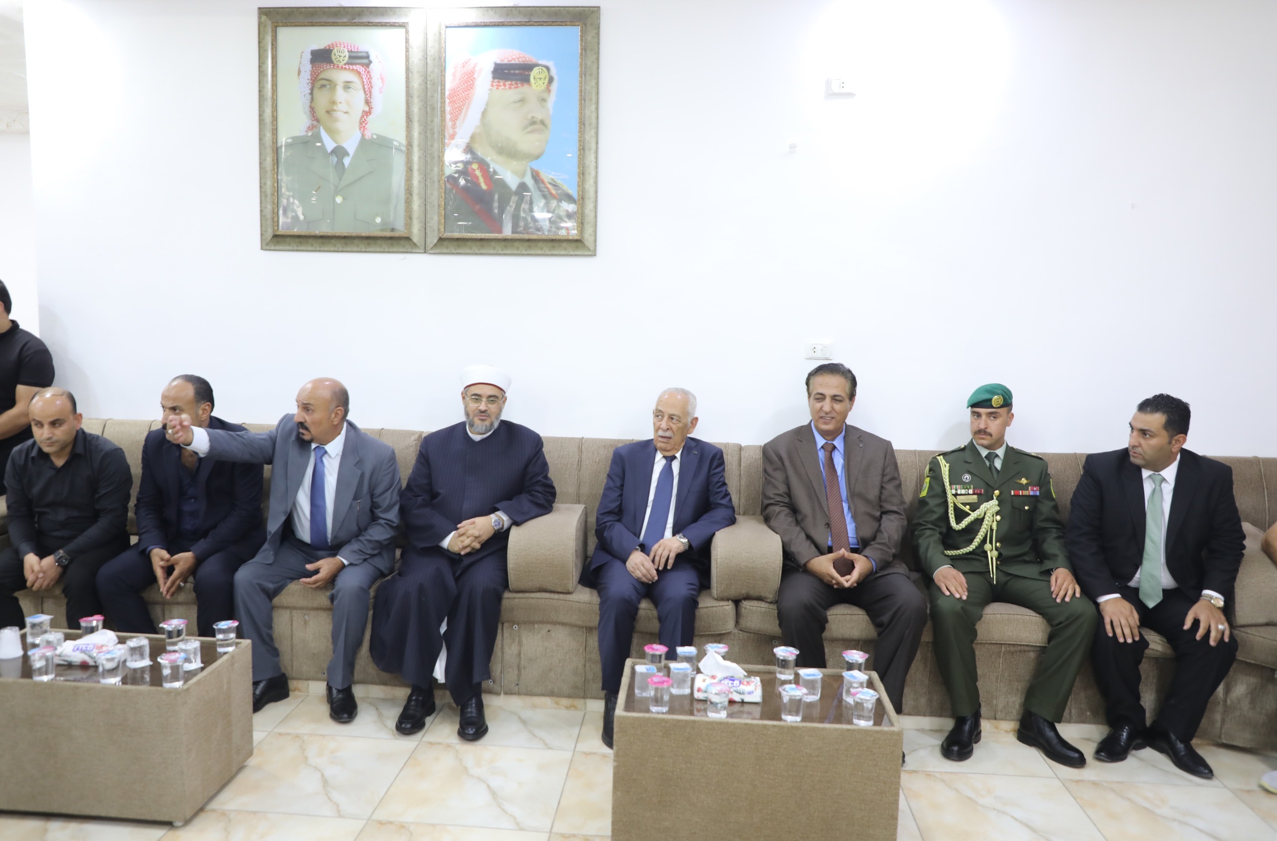 مندوبا عن الملك وولي العهد.. العيسوي يعزي عشيرة العياصرة