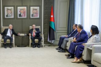 القاضي يلتقي وفداً من أعضاء النادي الدبلوماسي الأردني