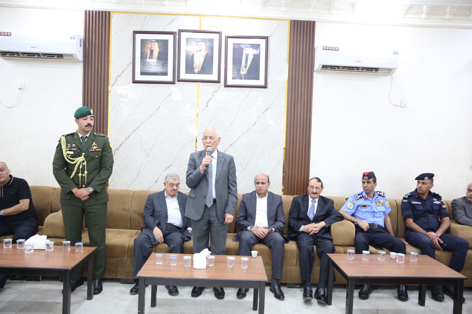 مندوبا عن الملك وولي العهد.. العيسوي يعزي المجالي والشوابكة والرشدان