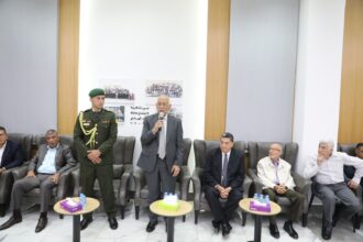 مندوبا عن الملك وولي العهد.. العيسوي يعزي آل الساطي