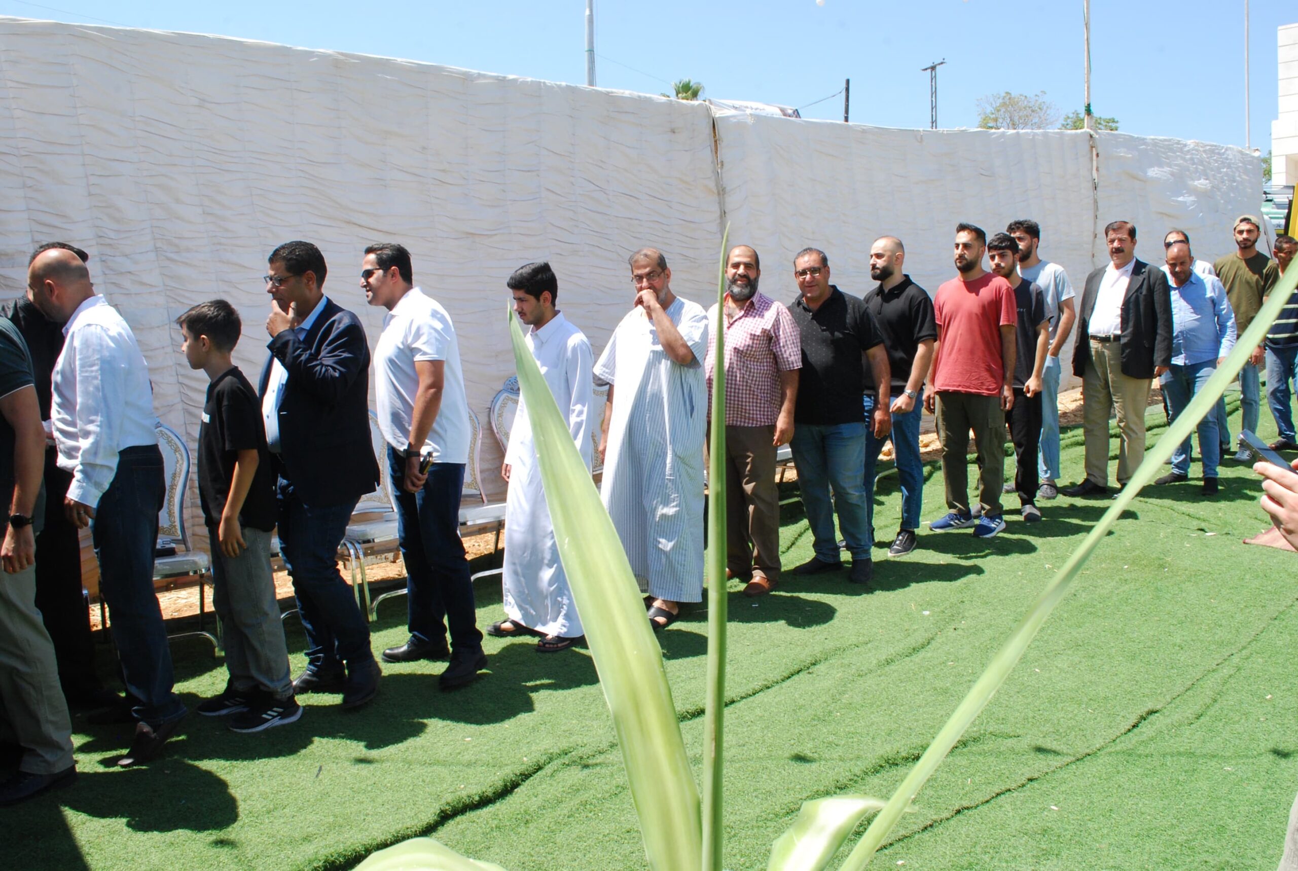أفراح آل المناصرة بزفاف قيس وسط حضور الأهل والأصدقاء