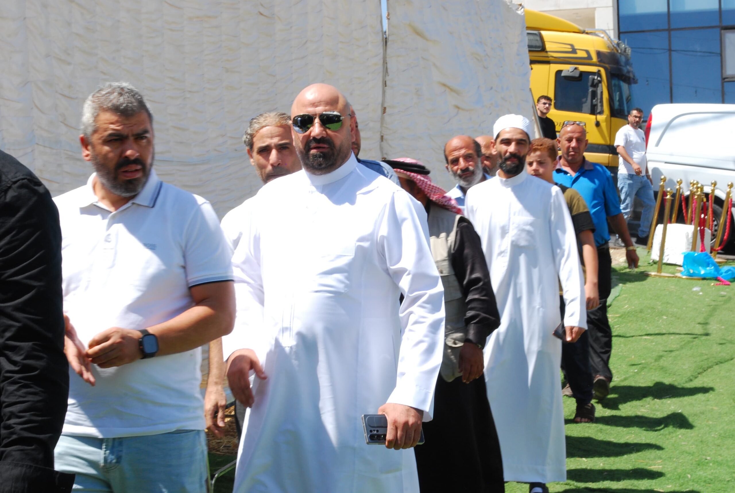 أفراح آل المناصرة بزفاف قيس وسط حضور الأهل والأصدقاء