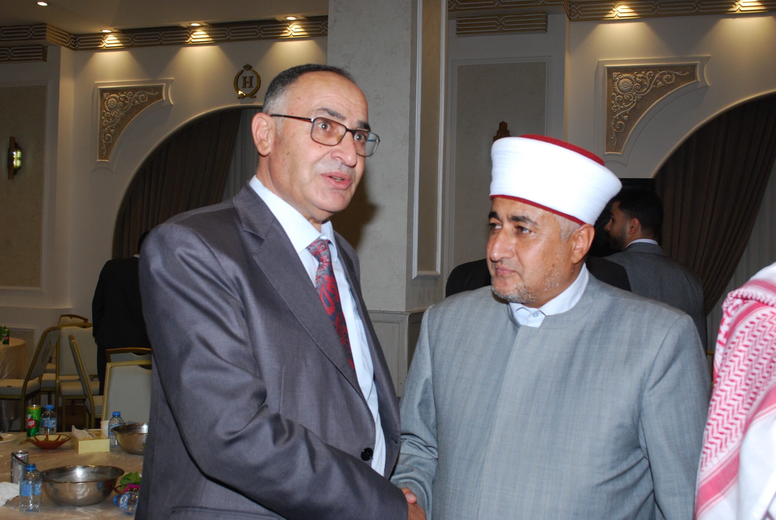 يقيم الحاج ابو رخية حفل غداء بمناسبة فرح نجله محمد نبيل ابو رخية