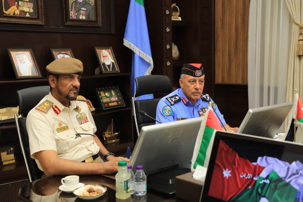 صورة حول : مدير الأمن العام يلتقي قائد الحرس الوطني الإماراتي، ويؤكد أهمية توسيع التعاون الأمني وتبادل الخبرات بين البلدين مدير الأمن العام يلتقي قائد الحرس الوطني الإماراتي، ويؤكد أهمية توسيع التعاون الأمني وتبادل الخبرات بين البلدين
