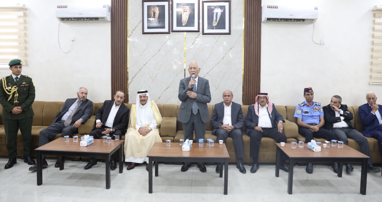 مندوبا عن الملك وولي العهد… العيسوي يعزي المجالي والنواصرة
