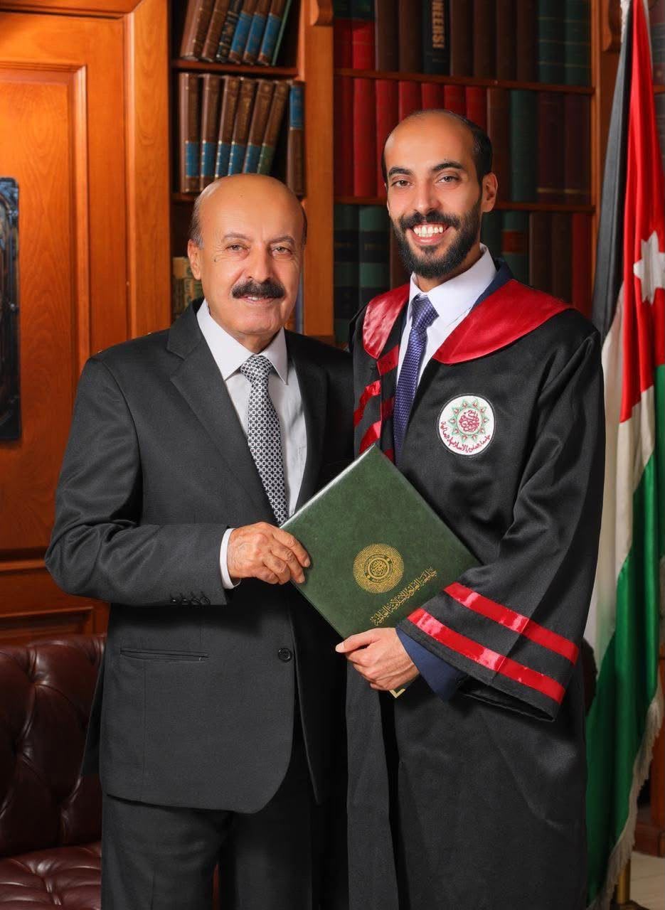 صورة حول : تهنئة بتخرج ليث نجل النائب السابق مرزوق الدعجة تهنئة بتخرج ليث نجل النائب السابق مرزوق الدعجة