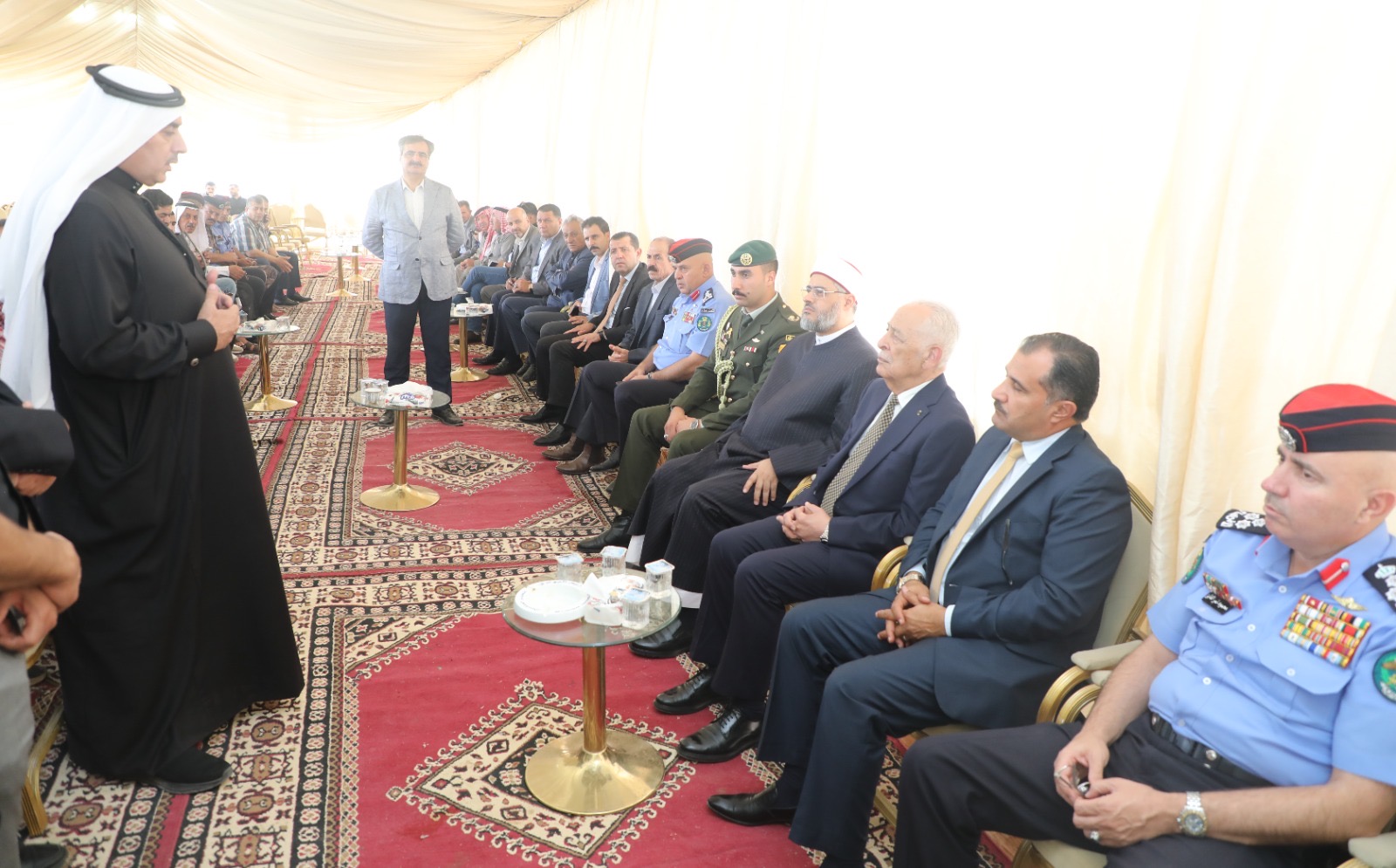 مندوبا عن الملك وولي العهد... العيسوي يعزي عشائر العطيان والزبون والزيود والشوبكي والحموري