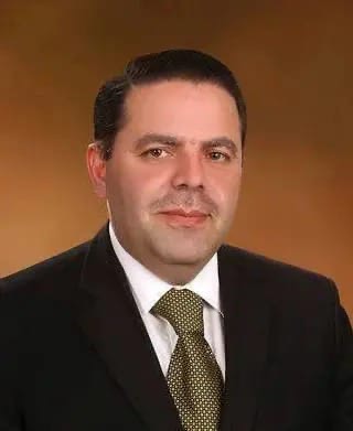 أبو غنيمة يكتب: في تشخيص أزمتنا: حين تُغيّب النخب الحقيقية وتُصنع القيادات في الغرف المغلقة!