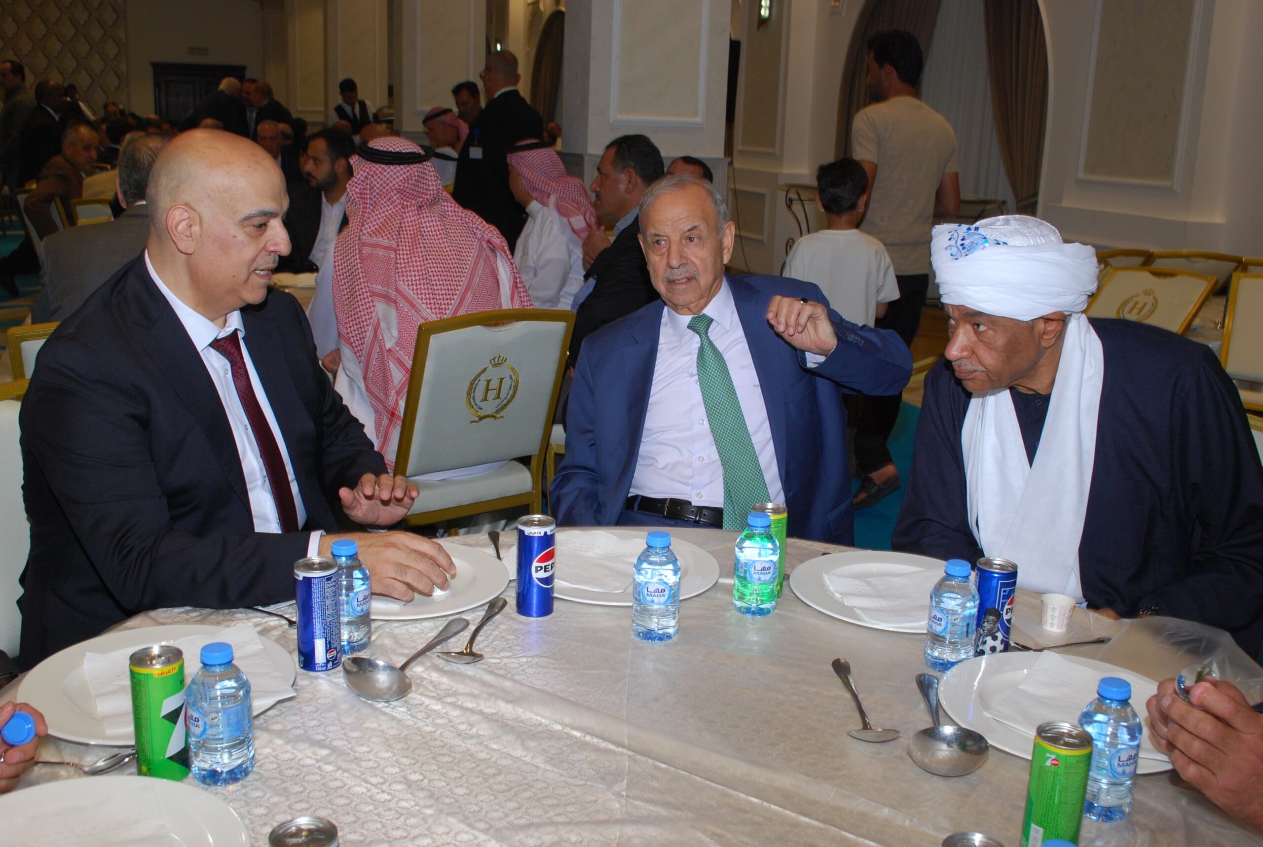 يقيم الحاج ابو رخية حفل غداء بمناسبة فرح نجله محمد نبيل ابو رخية