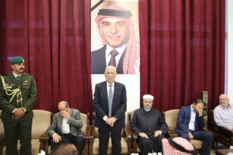 مندوبا عن الملك وولي العهد.. العيسوي يعزي أبو كركي وعريقات