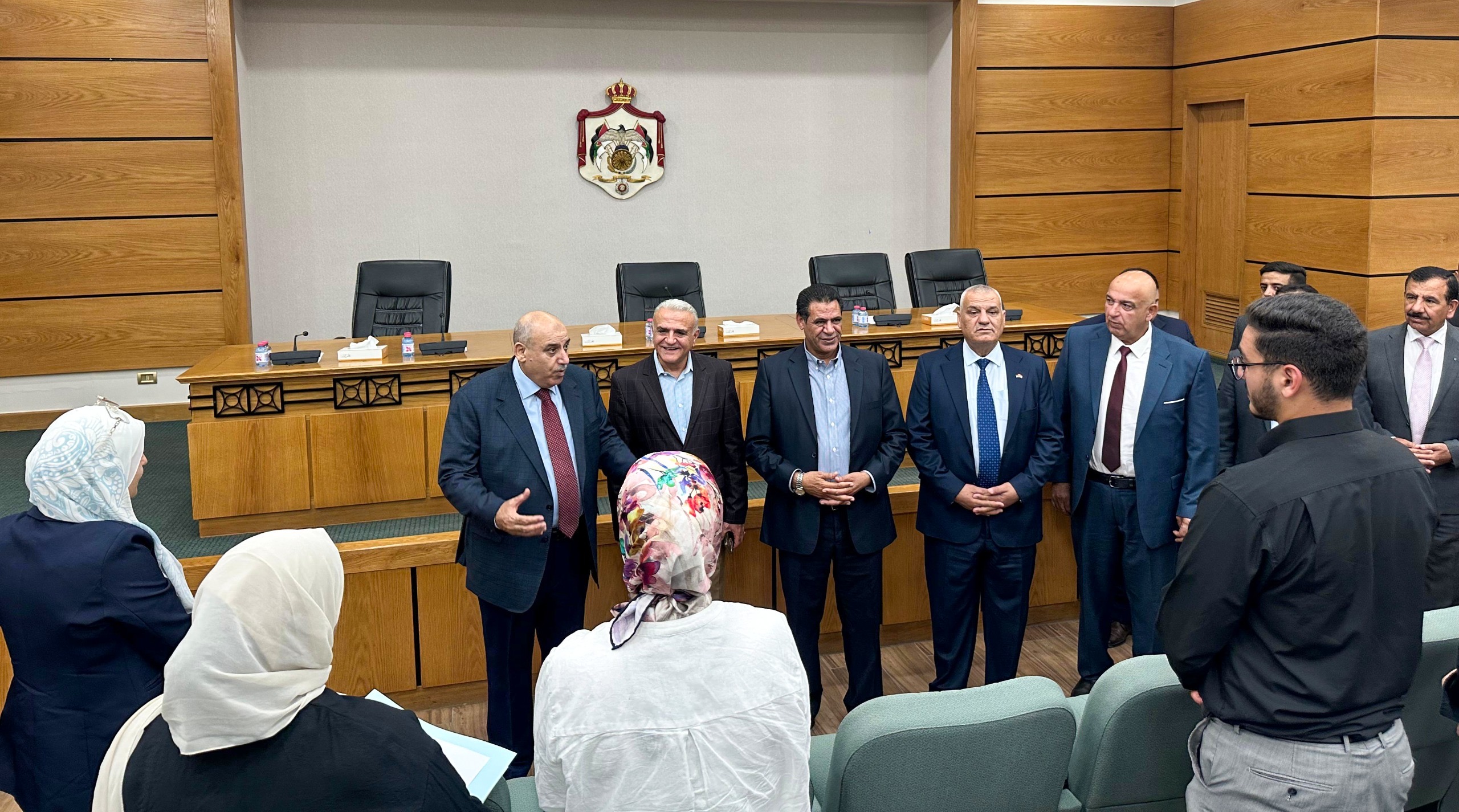 صورة حول : القاضي يلتقي هيئة الكرامة والوفاء الشبابية القاضي يلتقي هيئة الكرامة والوفاء الشبابية