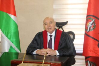 رئيس جامعة مؤتة يبارك للطلبة الخريجين في اليوم الأول من الاحتفالات 