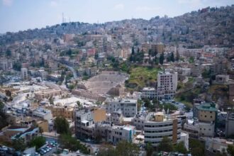 طقس حار اليوم وانخفاض طفيف على درجات الحرارة خلال الأيام المقبلة
