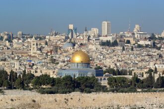 اليونسكو تُبقي القدس القديمة على قائمة التراث العالمي المهدد بالخطر