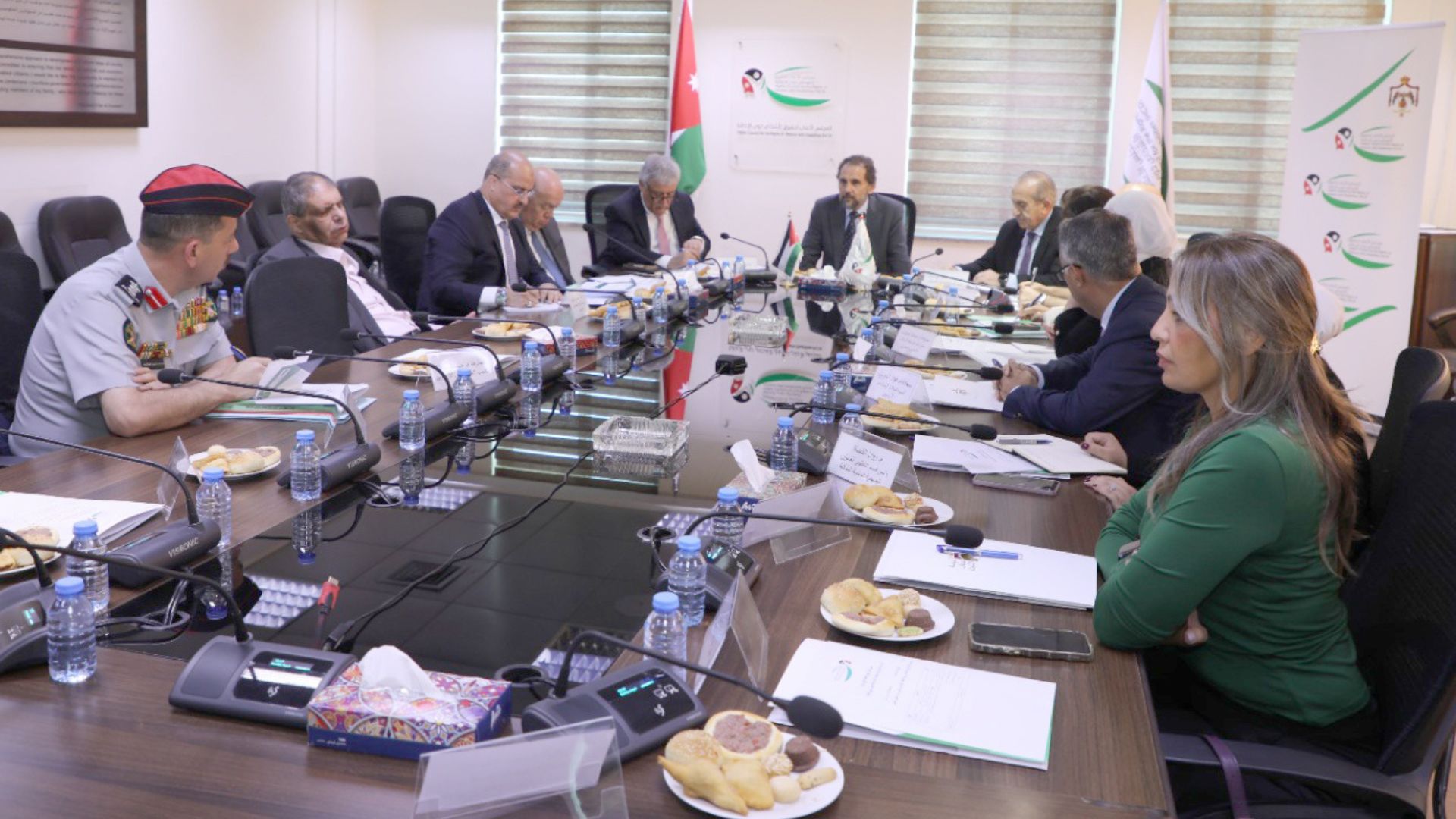 صورة حول : الأمير مرعد يبحث مع معنيين تعثر تطبيق كودة متطلبات البناء لذوي الإعاقة الأمير مرعد يبحث مع معنيين تعثر تطبيق كودة متطلبات البناء لذوي الإعاقة