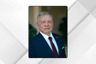 الملك يبحث مع رئيس الوزراء البريطاني المستجدات الإقليمية والعلاقات الثنائية