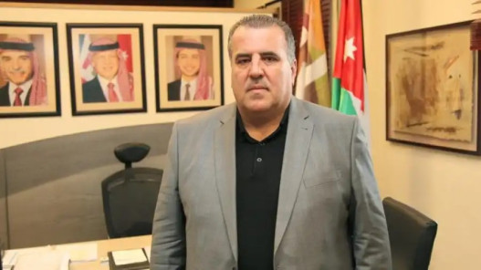 صورة حول : مجلس الوزراء يقبل استقالة الشواربة ويعيّن الملكاوي رئيساً للجنة أمانة عمّان مجلس الوزراء يقبل استقالة الشواربة ويعيّن الملكاوي رئيساً للجنة أمانة عمّان