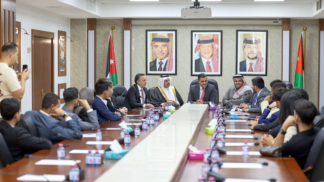 صورة حول : "الرياضة والثقافة النيابية" تلتقي "شباب العزم" "الرياضة والثقافة النيابية" تلتقي "شباب العزم"
