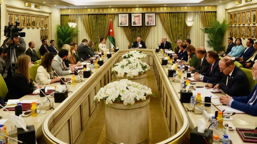 صورة حول : الفايز يدعو واشنطن للضغط على إسرائيل لوقف سياساتها التوسعية الفايز يدعو واشنطن للضغط على إسرائيل لوقف سياساتها التوسعية