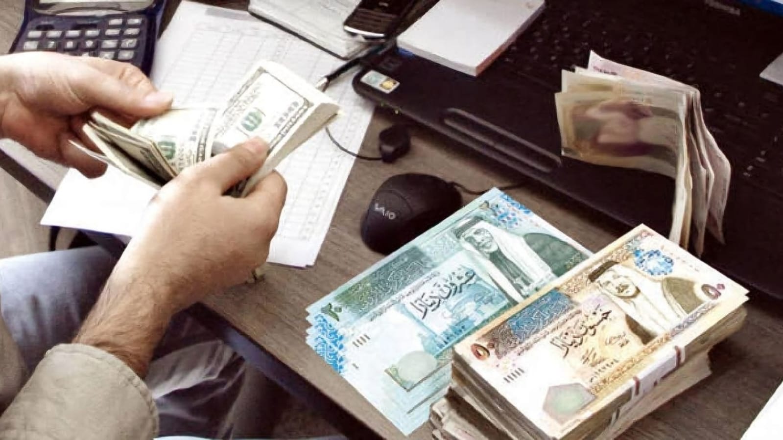 نشاط متزايد في سوق الصرافة الأردني بدعم السياحة وحوالات المغتربين