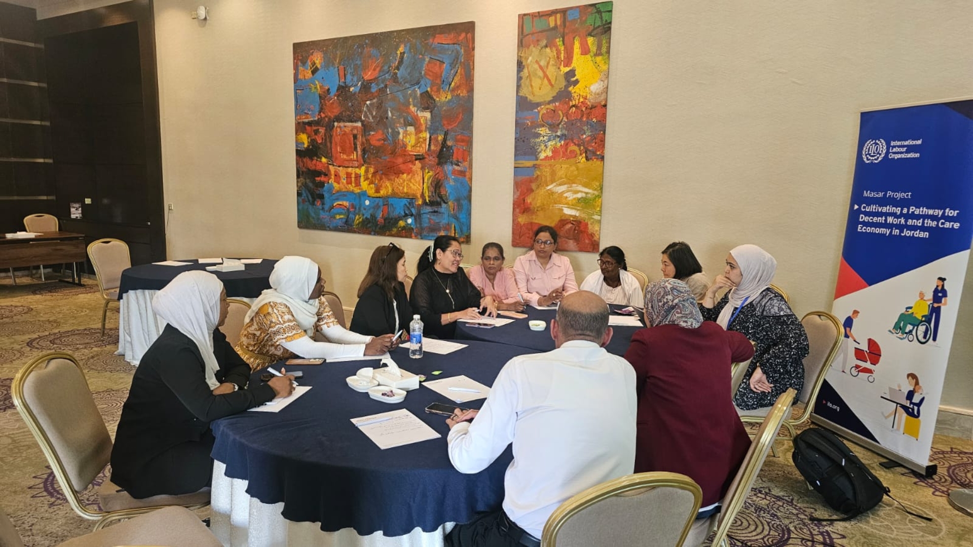 نقابة الخدمات تبحث مع العمل الدولية تعزيز حماية العاملات في قطاع العمالة المنزلية