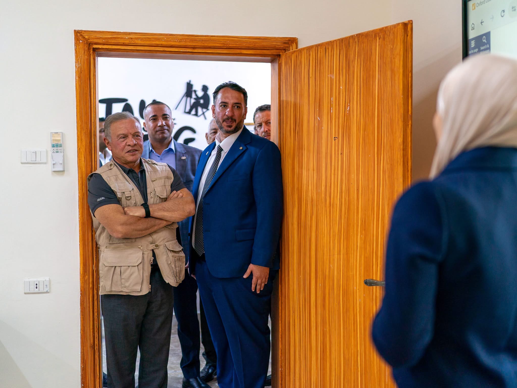 الملك يطلع على برامج مركز القنطرة لتنمية الموارد البشرية